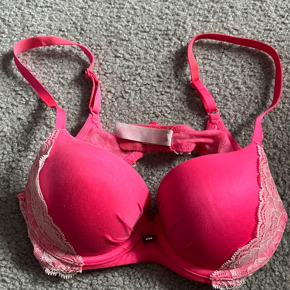 Beautiful, Victoria’s Secret bra